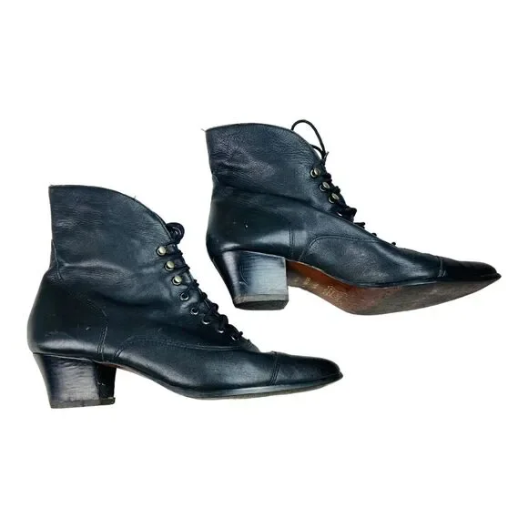 Elegant Black Leather Ankle Boots - Picture 2 of 8